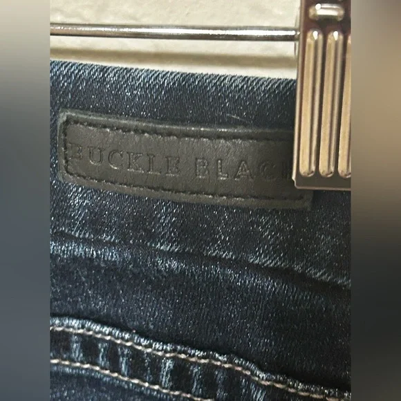 🚀Buckle Black Women’s Dark Indigo tailored Boot Cut Jeans 26X34 GUC - Picture 5 of 12